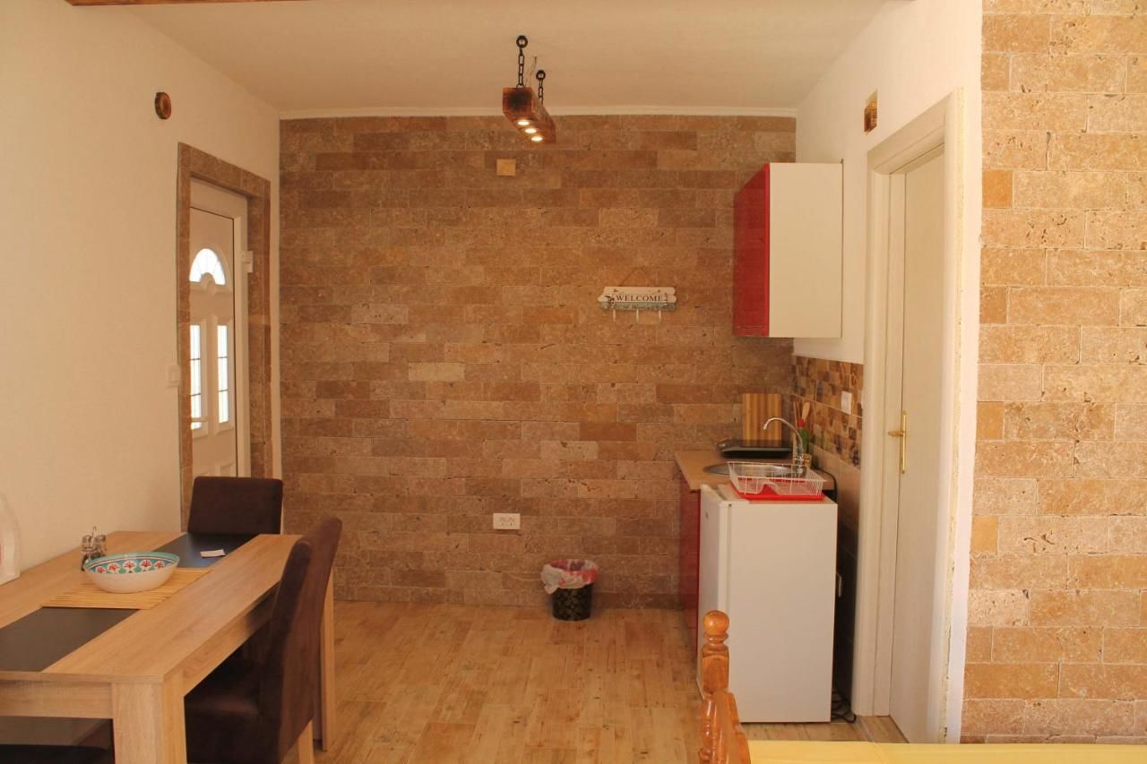 Гостевой дом Rooms Lazarević Сутоморе-13