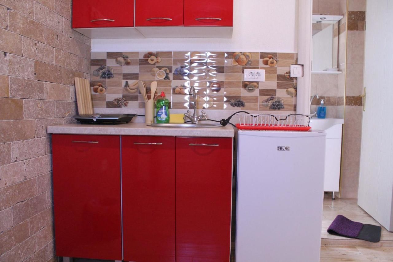 Гостевой дом Rooms Lazarević Сутоморе-15