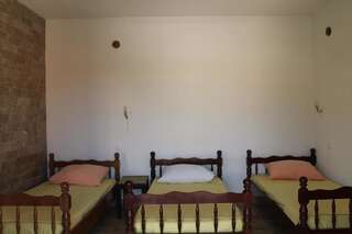 Гостевой дом Rooms Lazarević Сутоморе Стандартный трехместный номер-студио-15