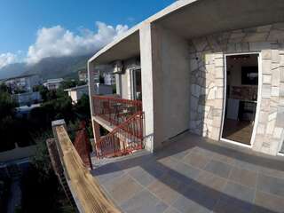 Гостевой дом Rooms Lazarević Сутоморе Стандартный трехместный номер-студио-1