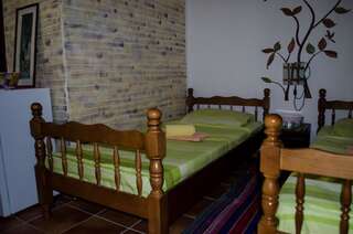 Гостевой дом Rooms Lazarević Сутоморе Двухместный номер с 2 отдельными кроватями-11